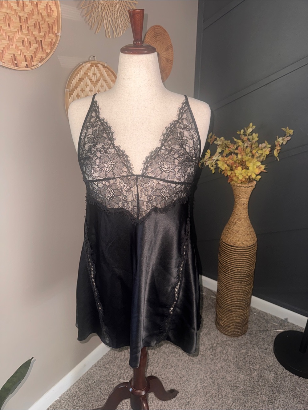 Victoria Secret beautiful black lace lingerie nightie